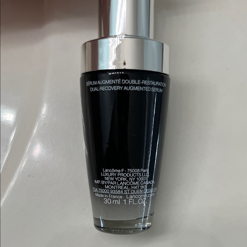 Lancome Génifique Ultimate Serum - Black and Silver Bottle - Picture 3 of 4